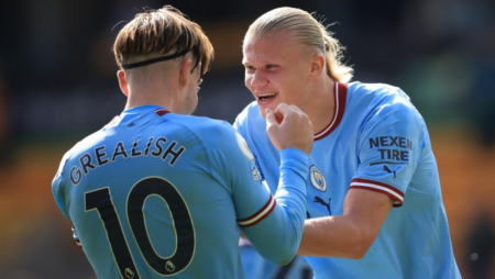 Manchester City beat Wolves 3-0, return to the top of the table