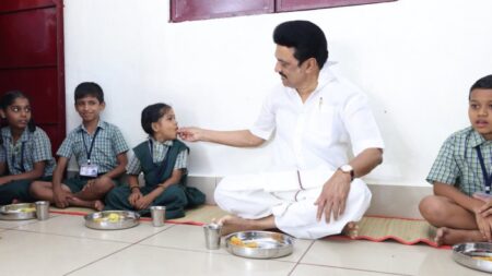 Tamil Nadu Chief Minister offers breakfast to students
