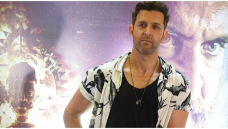 Hrithik Roshan loses his calm over a fan