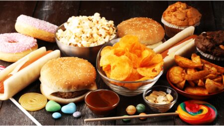 A Mother's Diet Of Processed Foods is Directly Linked With Obesity in Children