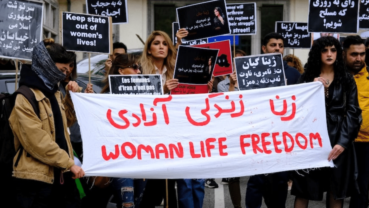 Women in Iran protesting
