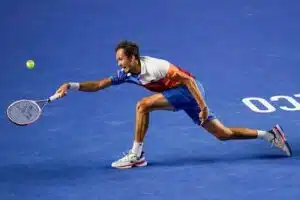 Medvedev beats Thiem in Vienna Open
