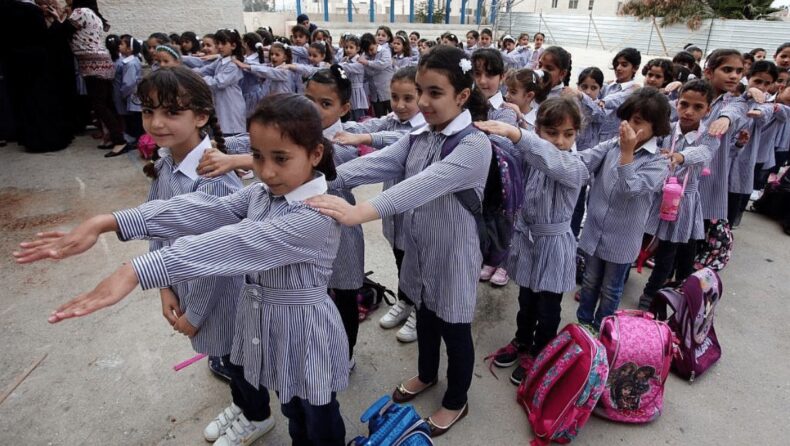 150 East Jerusalem schools were closed as a result of a controversy over textbooks - Asiana Times