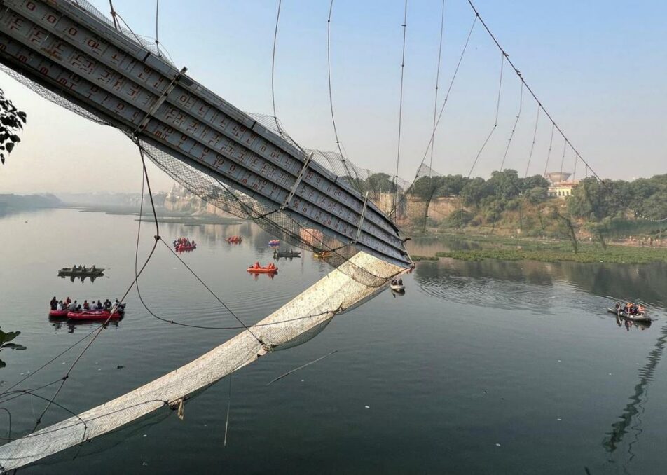 Cable Bridge in Gujarat's Morbi collapses, More than 100 people died