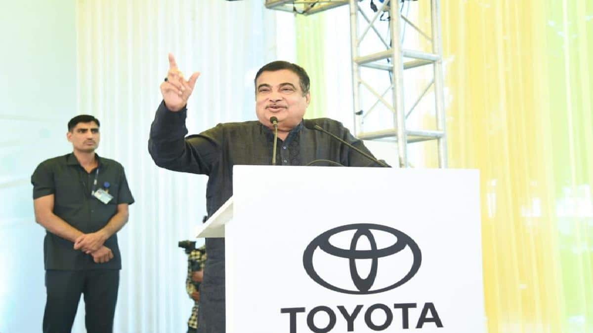 NITIN GADKARI LAUNCHES TOYOTA’S PILOT PROJECT OF FLEX-FUEL CARS IN INDIA - Asiana Times