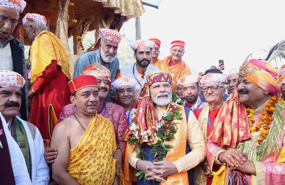 Prime Minister Narendra Modi attends International Dussehra festival celebrations in Himachal's Kullu - Asiana Times