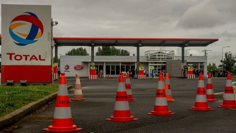 French Oil Workers Continue To Strike - Asiana Times
