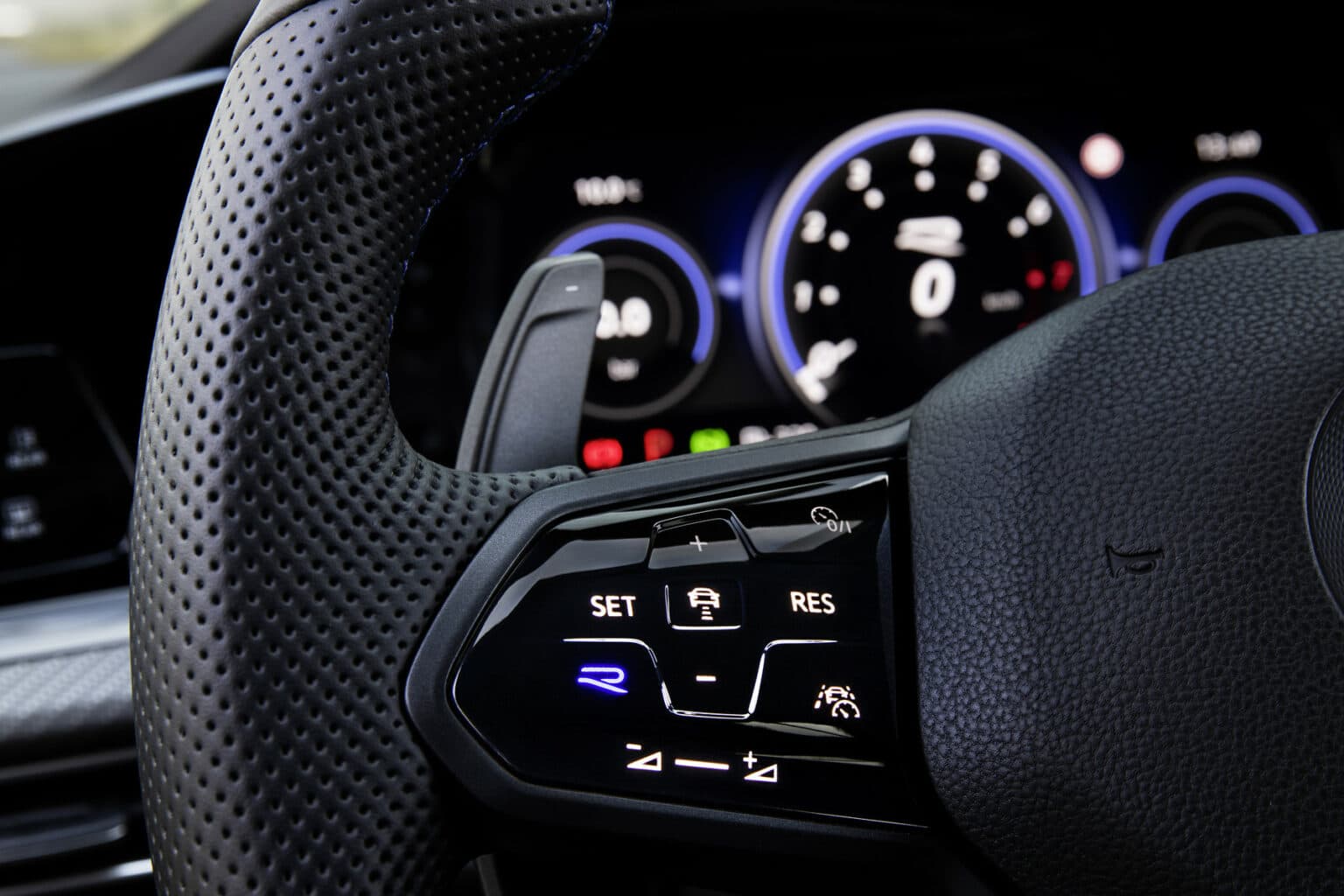<strong>Volkswagen is bringing real steering wheel buttons back </strong> - Asiana Times
