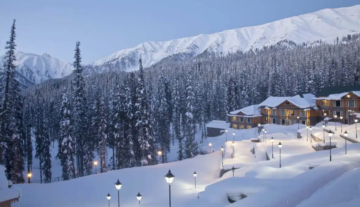 7 BEST DESTINATIONS TO EXPERIENCE SNOWFALL THIS WINTER SEASON IN INDIA - Asiana Times