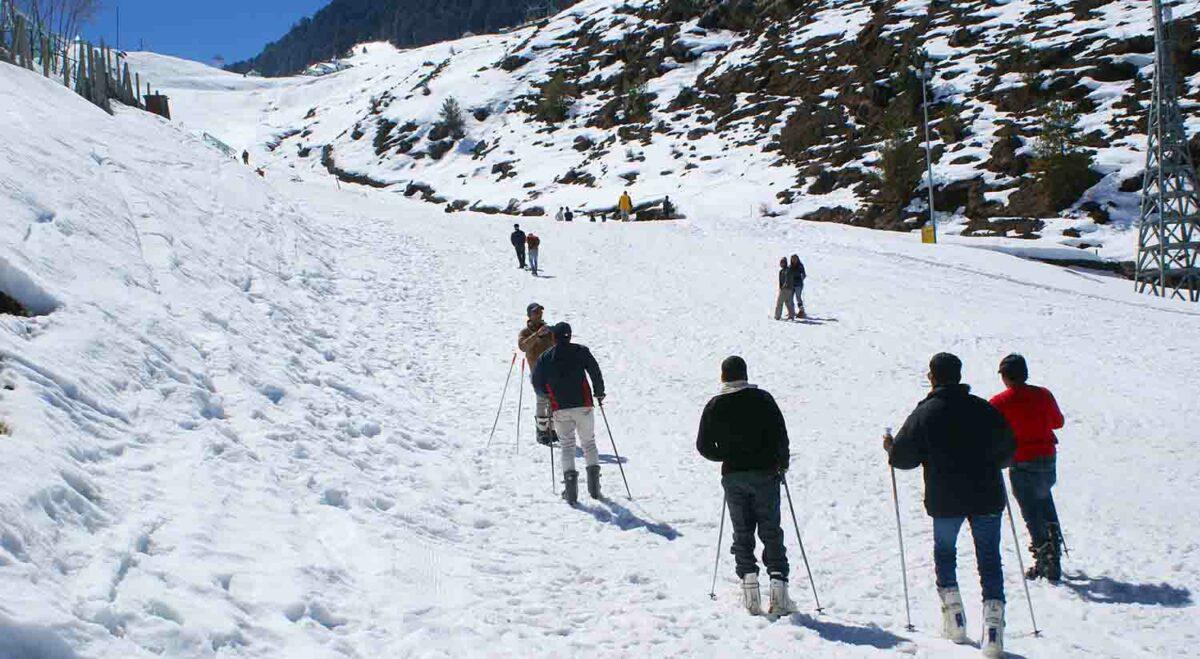 7 BEST DESTINATIONS TO EXPERIENCE SNOWFALL THIS WINTER SEASON IN INDIA - Asiana Times