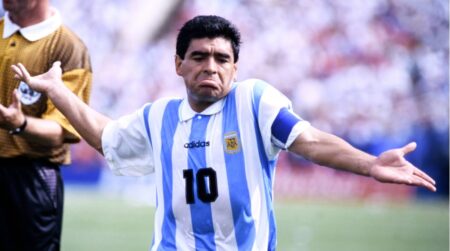 In Argentina, Diego Maradona shows up as a giant just days before the World Cup. - Asiana Times