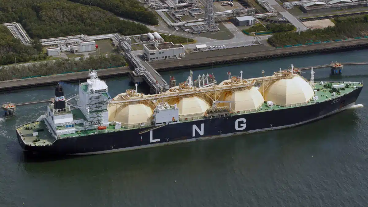 LNG-carrying ships linger around Europe's coast - Asiana Times