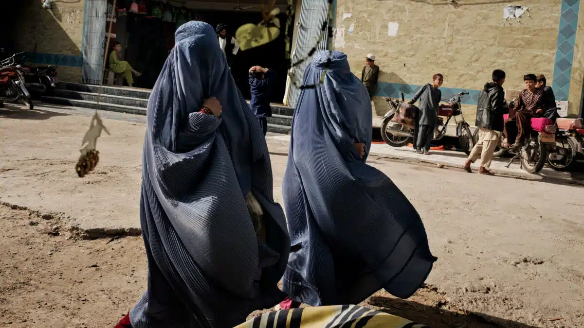 Afghan girls banned for education