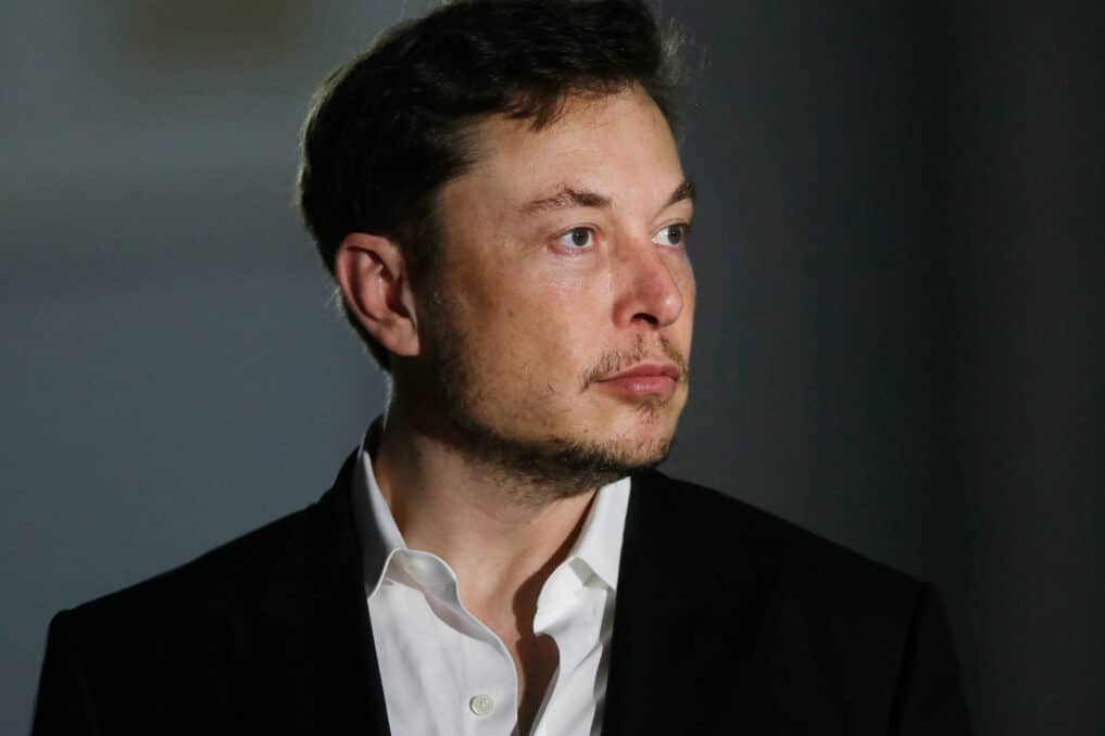 Elon Musk threatens Twitter staff with legal action - Asiana Times