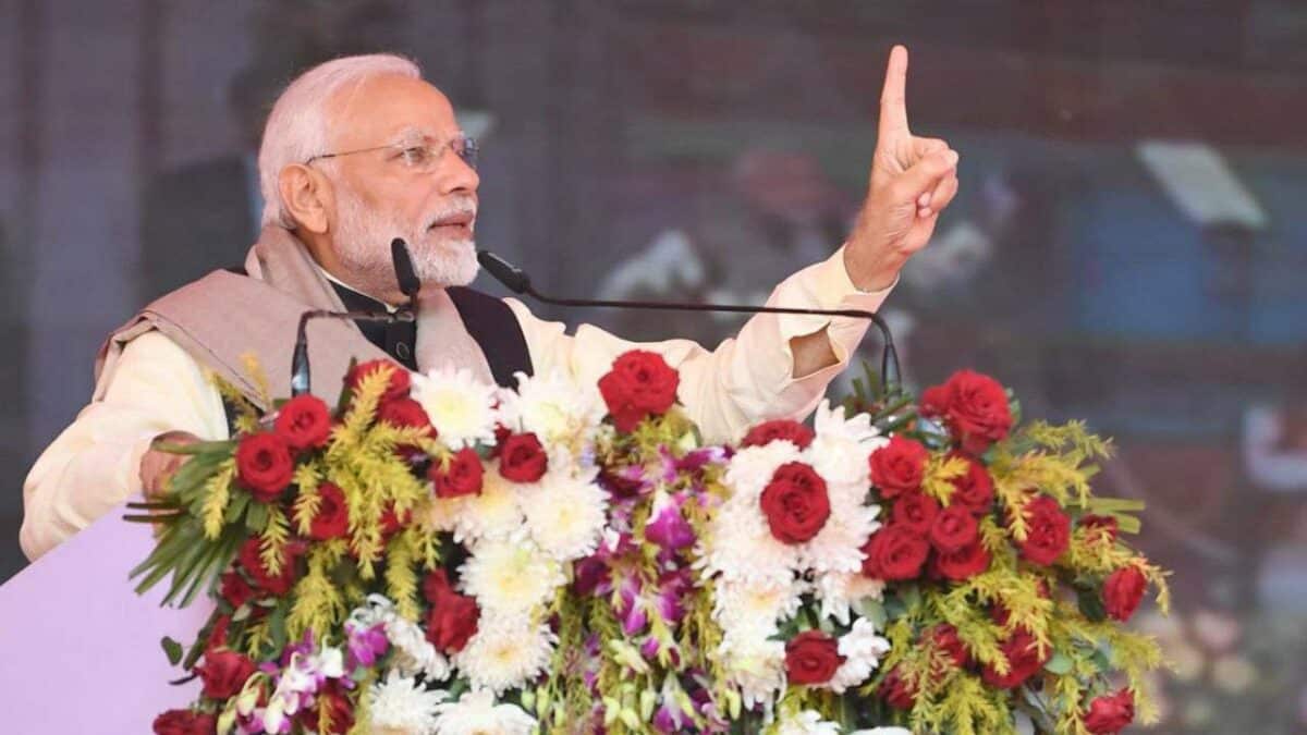 PM Narendra Modi paid flowery homage to the statue of Netaji Subhash Chandra Bose - Asiana Times