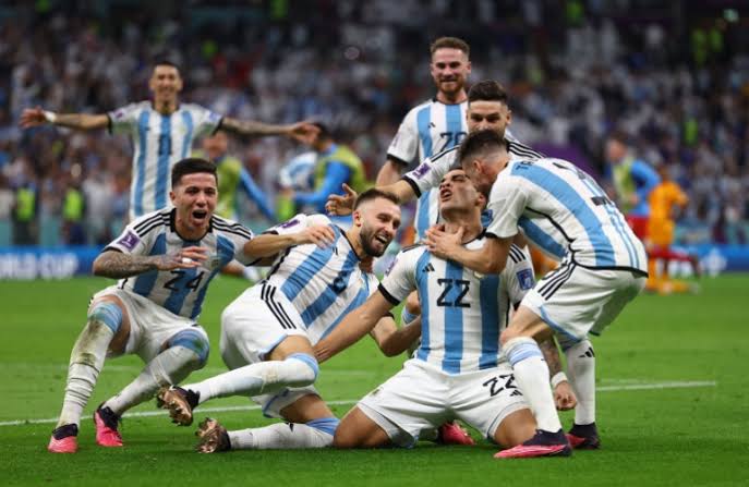 Argentina players celebrating their win 