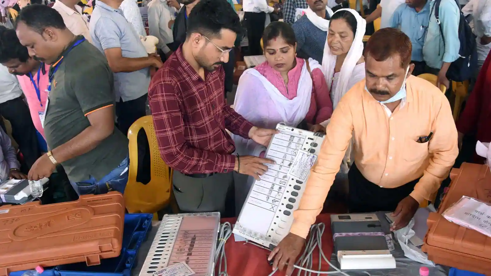 Those above 17 years of age but not yet 18 can register in advance as Voters: Election Commission - Asiana Times