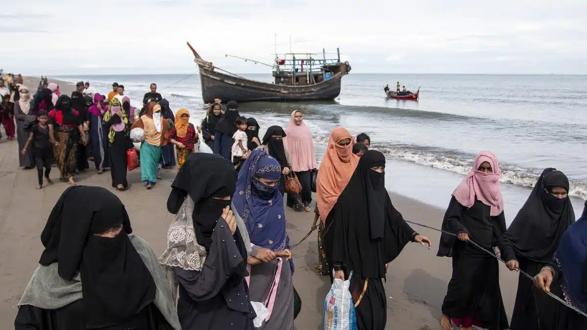 154 Rohingya refugees from sinking boat off the country's coast