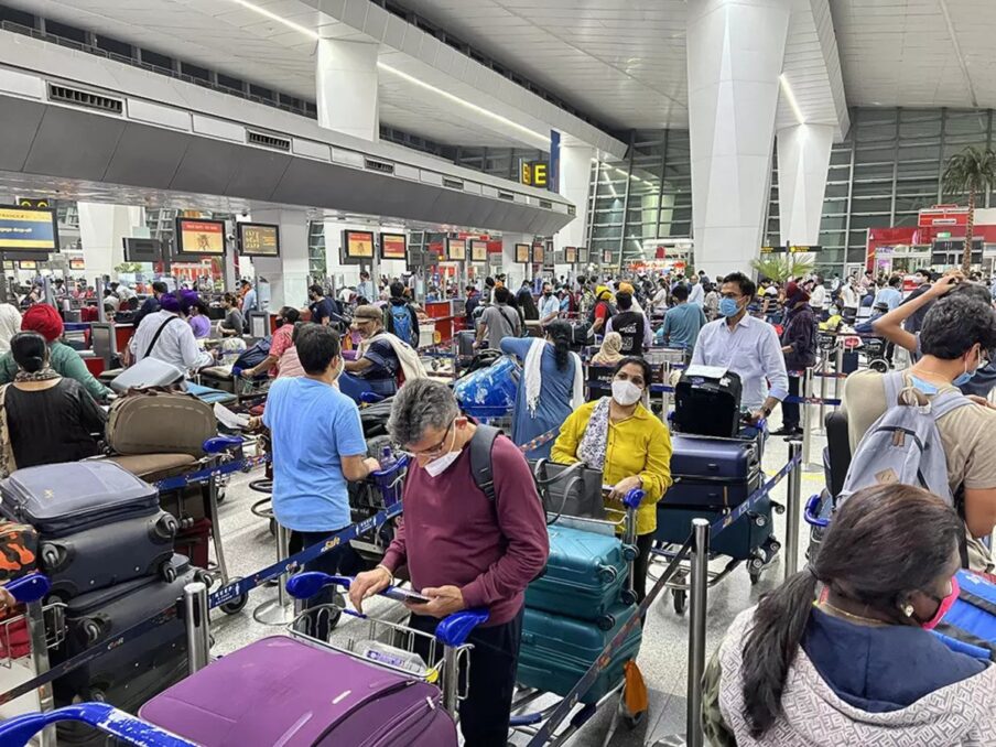 Passengers at the Delhi Airport inconvenience regarding scheduled flights