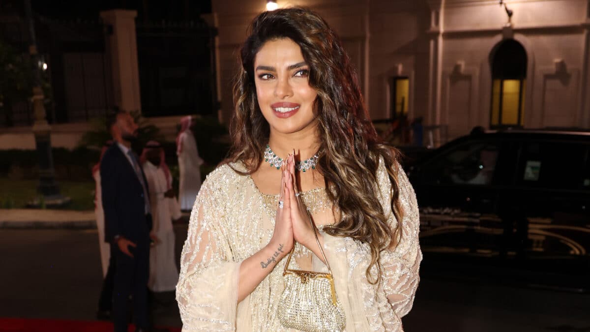 Shah Rukh Khan, Priyanka Chopra, and AR Rahman ,all 3 slayed at the Glamorous Red Sea International Film Festival; leaving Fans stunned by their charisma - Asiana Times