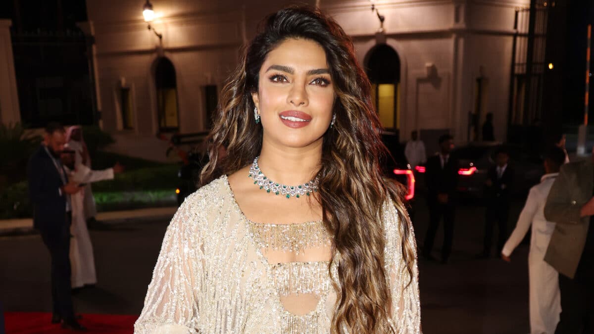 Shah Rukh Khan, Priyanka Chopra, and AR Rahman ,all 3 slayed at the Glamorous Red Sea International Film Festival; leaving Fans stunned by their charisma - Asiana Times