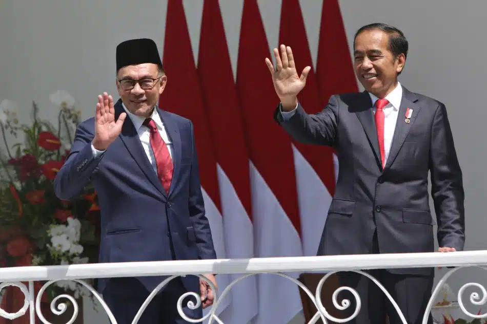 Malaysian and Indonesian prime minister Anwar Ibrahim and Joko Widodo