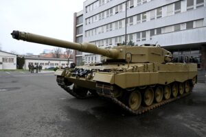 In Effort to Break the Impasse, the US and Germany to Send Tanks to Ukraine: Report In effort to break the impasse, the US and Germany to send tanks to Ukraine: Report