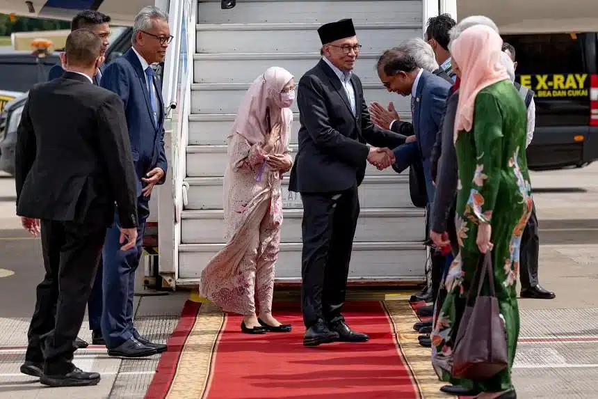 Malasyan Prime Minister Anwar Ibrahim vist Indonesia and got a grand welcome