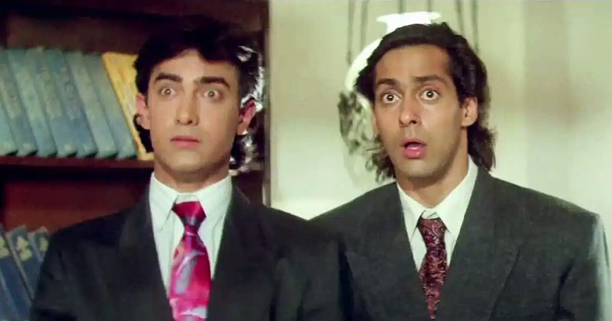 A still of Salman Khan and Aamir Khan from Andaaz Apna Apna (1994)