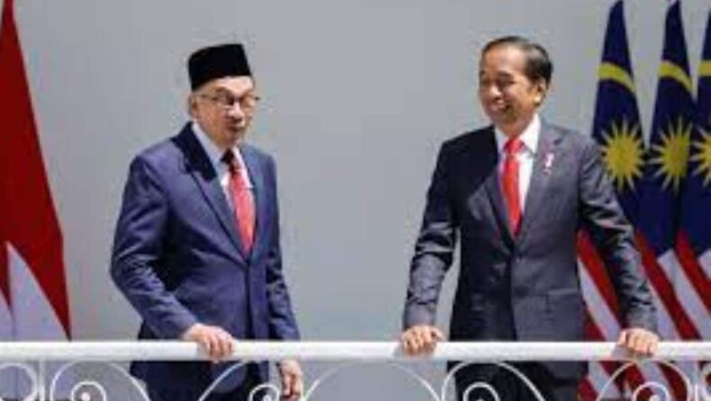 Malaysian Prime Minister Anwar Ibrahim had a grand welcome in Indonesia by president Joko Widodo