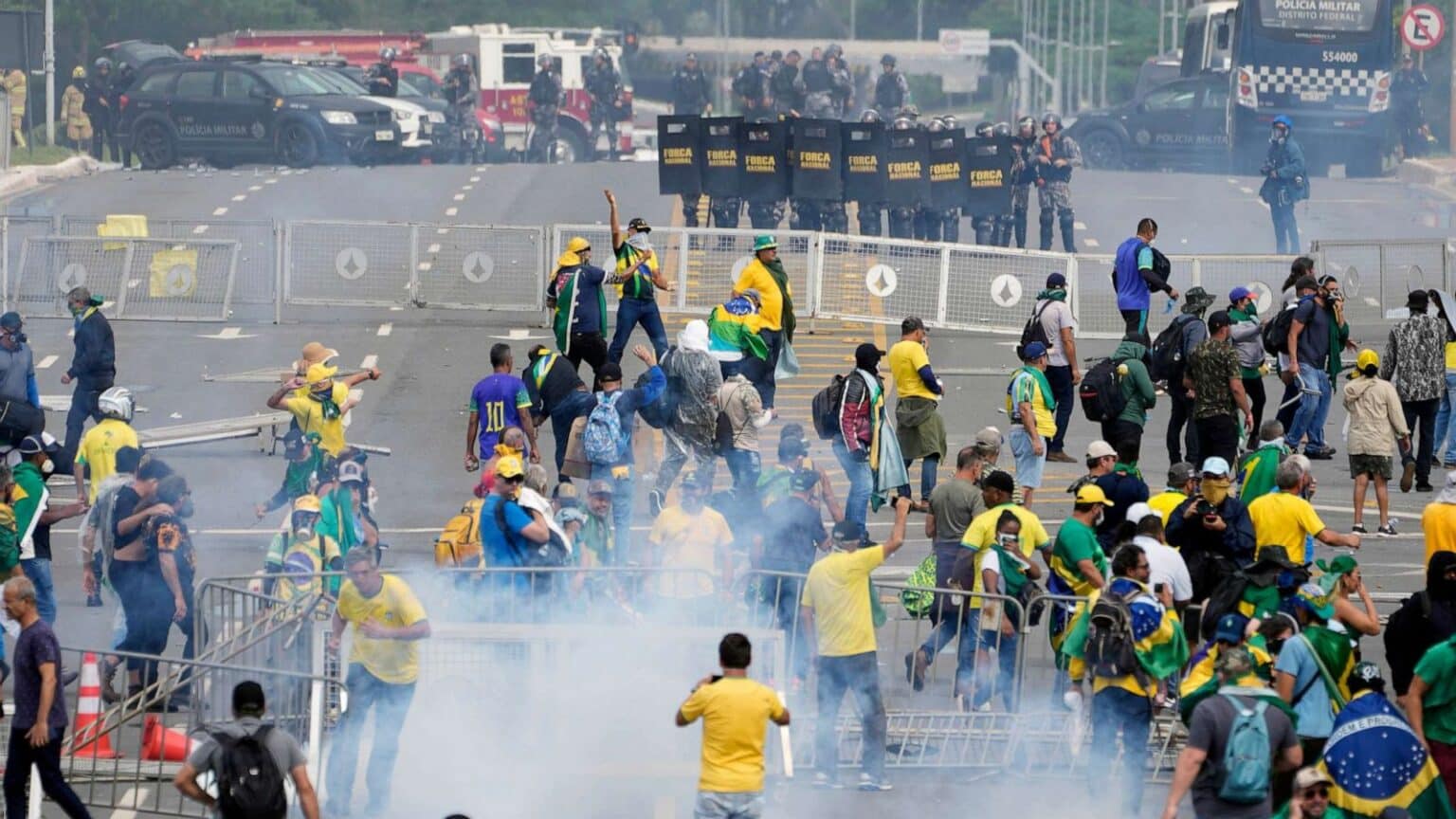 Over 3000 Brazilian protestors attacked government office - Asiana Times