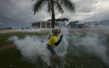 Over 3000 Brazilian protestors attacked government office - Asiana Times
