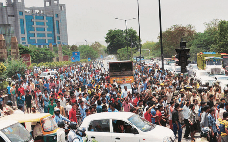<strong>Massive protest arises outside Sultanpuri police station over women's death</strong> - Asiana Times