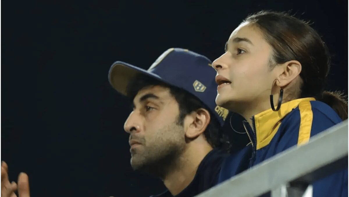 The Brahmastra Couple Came to Support Mumbai City FC in the ISL - Asiana Times