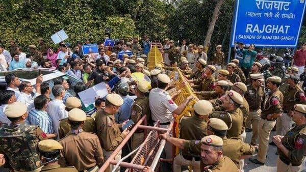 Aap protest