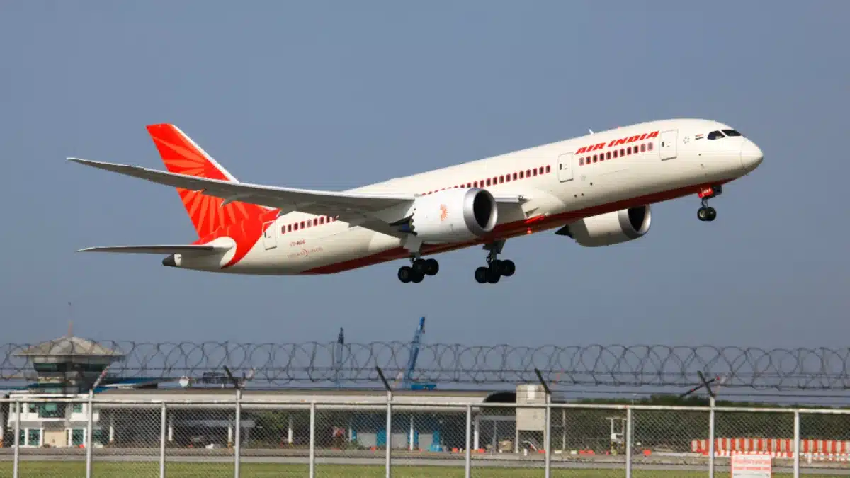<strong>Airbus and Boeing received 840 orders from Air India, including 370 optional purchases.</strong> - Asiana Times