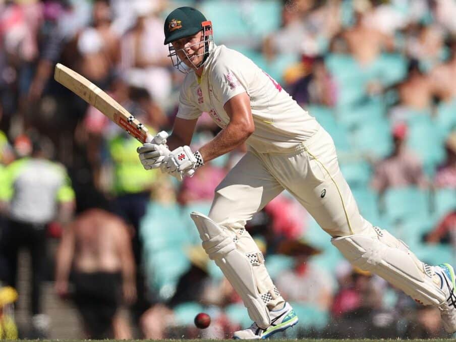 ashton agar playing cricket
