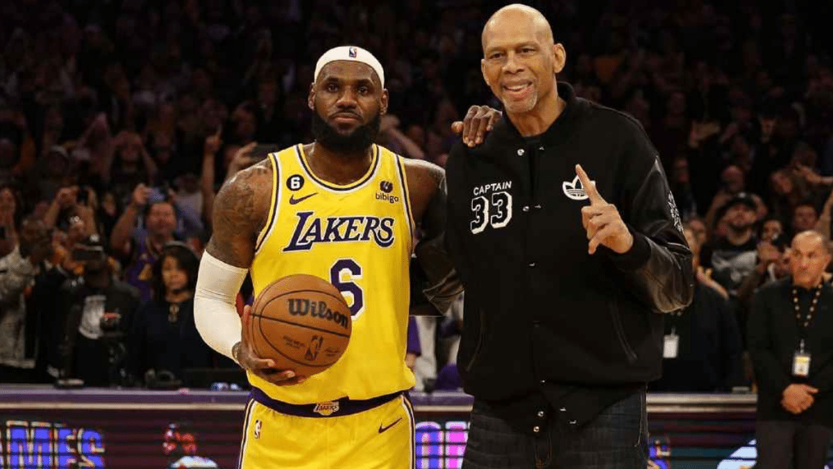 LeBron James with Abdul- Jabbar after breaking the former player's record.