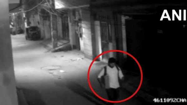 CCTV footage of October 18 emerges and Aftab is seen carrying a black bag - Asiana Times