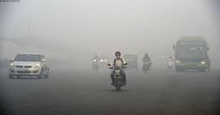Foggy street in Delhi