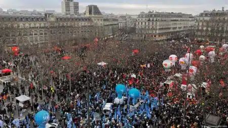Protests over pension reform in France - Asiana Times