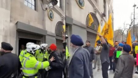 Khalistani pull down tricolor at Indian High Commission in UK - Asiana Times