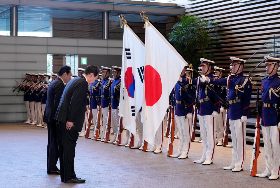 Japan and South Korea mend relations. - Asiana Times