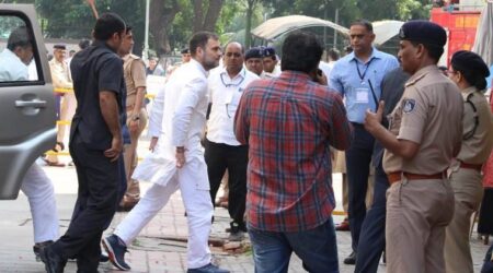 Rahul Gandhi walking to Surat Court