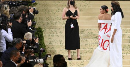 Investigation on AOC's Met Gala attendance resumed - Asiana Times