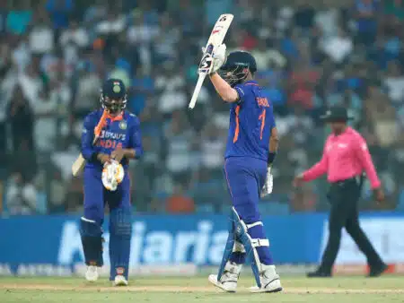 Rahul and Jadeja shine as India Culminates the Hat-Trick of Losses at Wankhede - Asiana Times