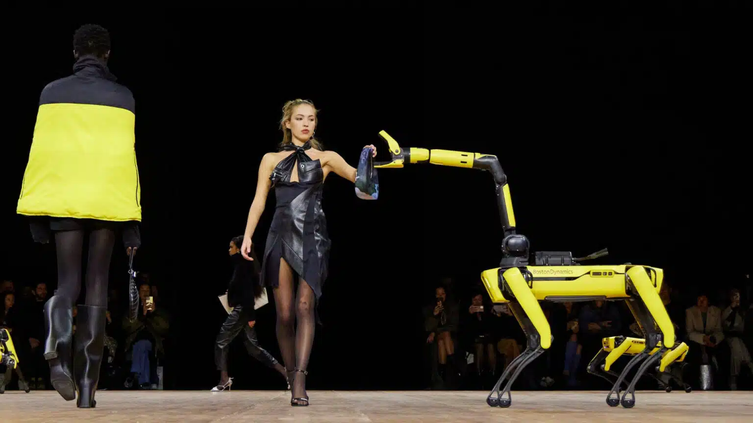 Robot Help Models Take off Their Clothes in the Spotlight by Coperni  - Asiana Times