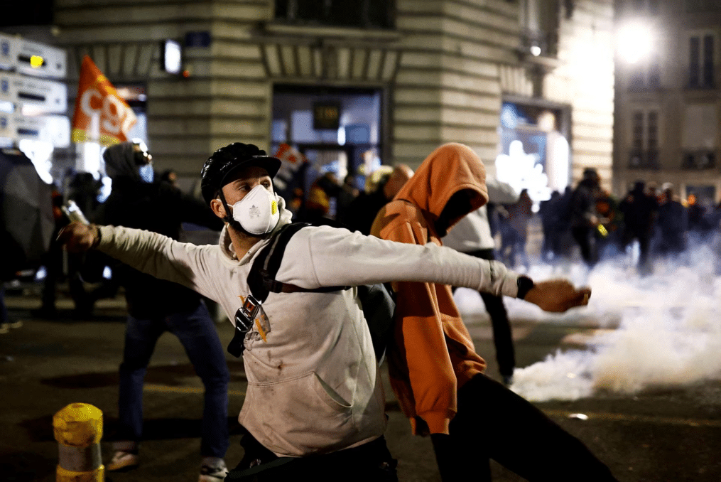 Police Clash with Protesters at Paris 