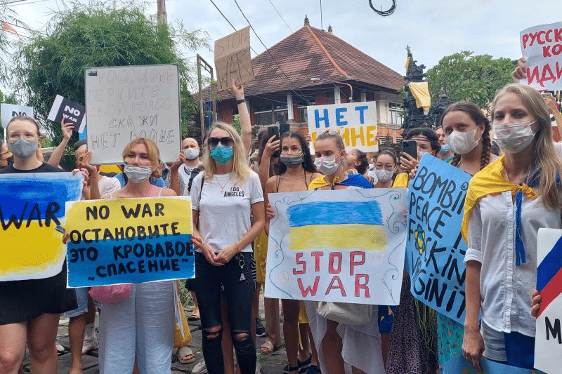 Ukrainians in Bali


