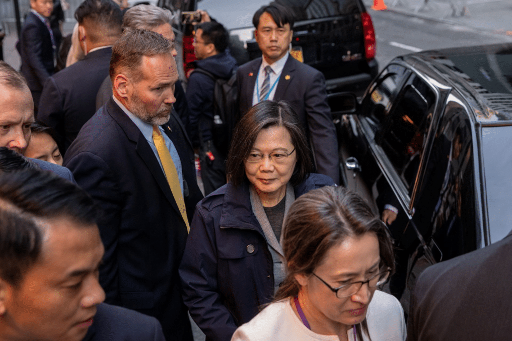 Taiwan President Starts Sensitive U.S. Stopover
